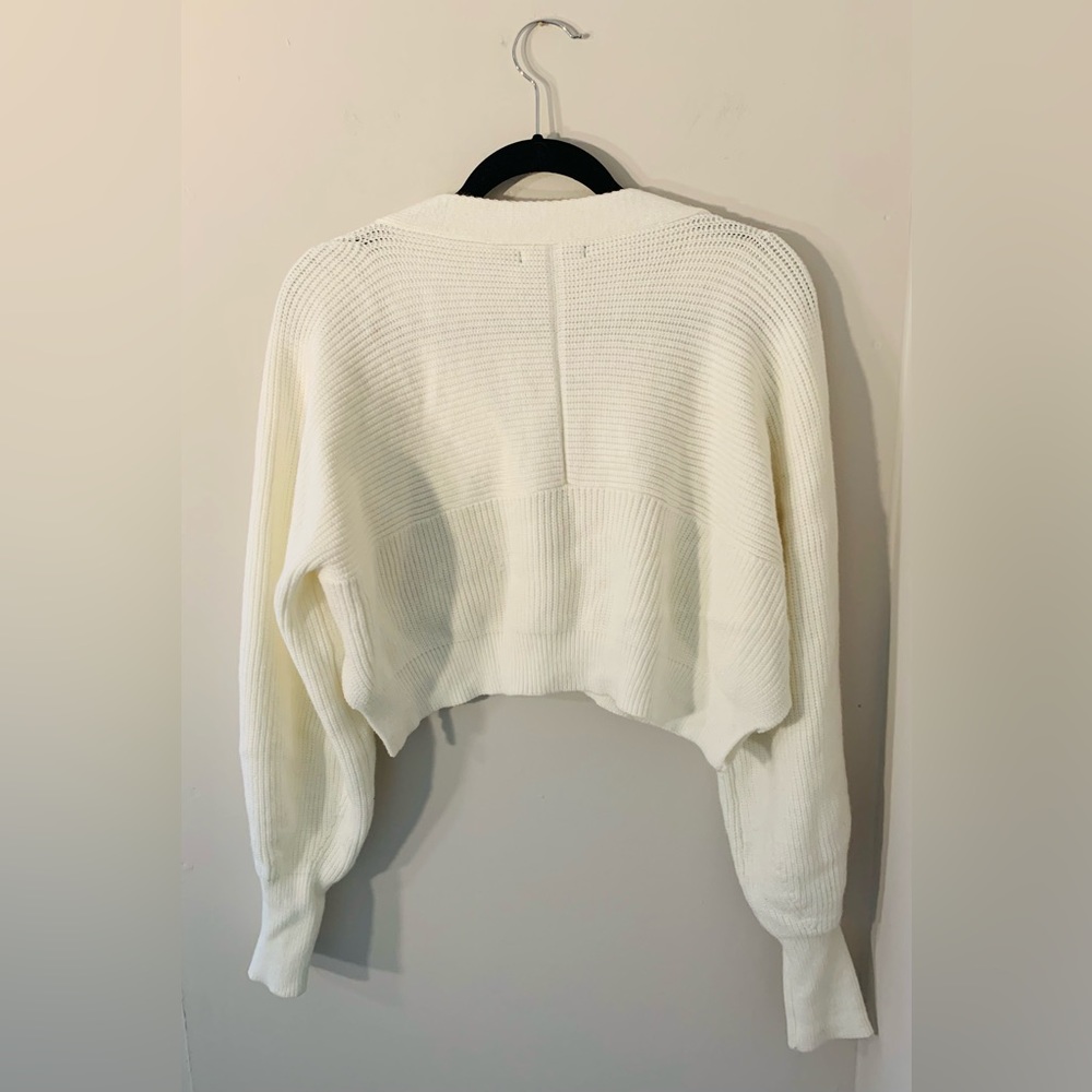 Lulus White Cropped Ribbed Cardigan Button Front V-Neck Sweater Size Large - Picture 3 of 4